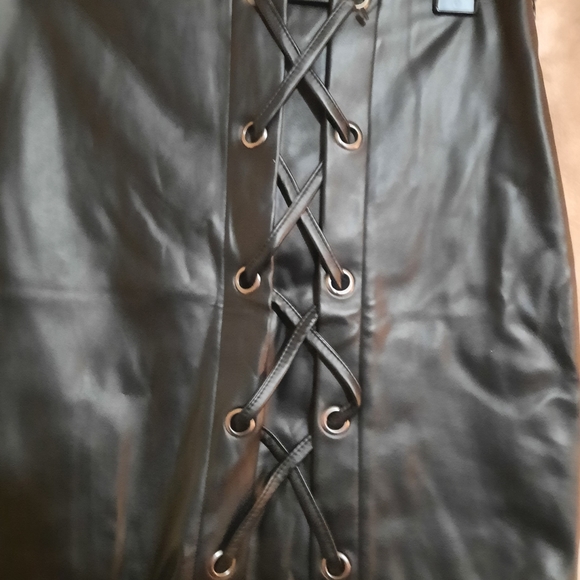 Black Leather Mini Skirt - Picture 3 of 9